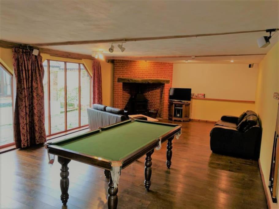 Stunning Barn Conversion Ideal For Large Families Bildeston Экстерьер фото